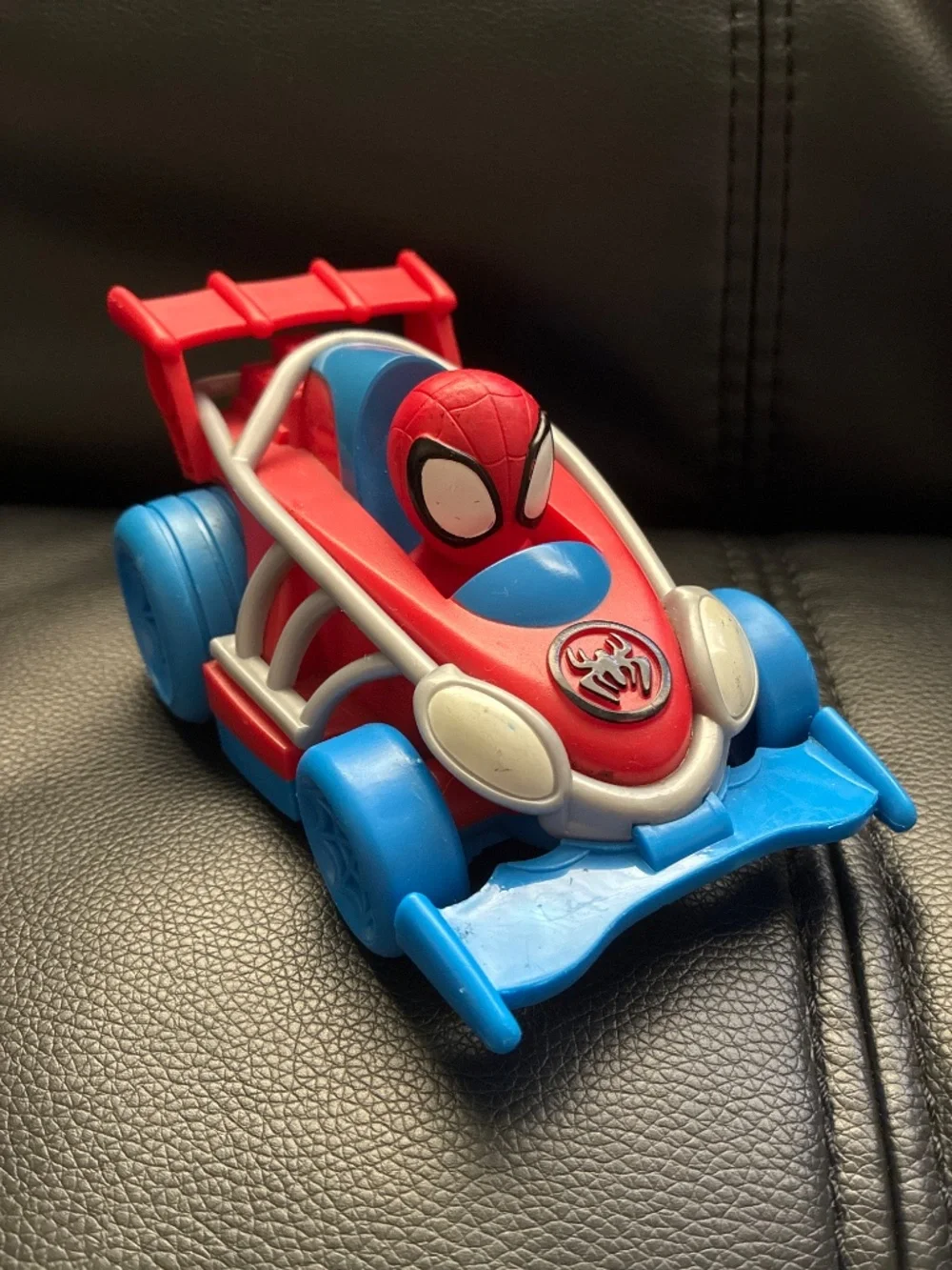 Spidey and friends pull back racers set